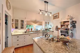 307 W Market St, Fayetteville, TX 78940 - Photo 10