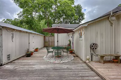 307 W Market Street, Fayetteville, TX 78940 - Photo 20