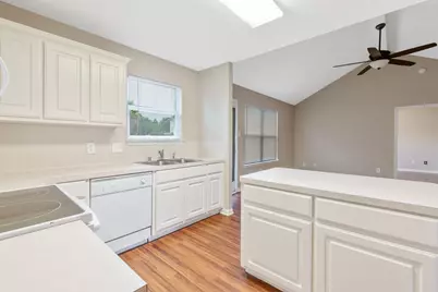 16225 Summerset Estates Boulevard, Conroe, TX 77302 - Photo 8