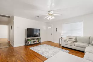 444 Ave C, Blessing, TX 77419 - Photo 6