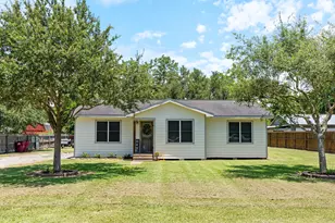 444 Ave C, Blessing, TX 77419 - Photo 1