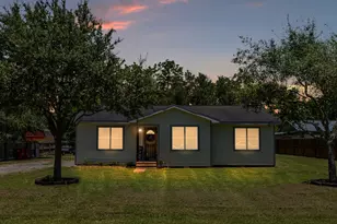 444 Ave C, Blessing, TX 77419 - Photo 32