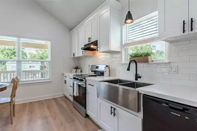 4213 Houx Street, Bacliff, TX 77518 - Photo 8