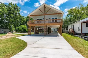 4213 Houx St, Bacliff, TX 77518 - Photo 2