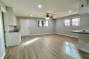 817 N Valderas St, Angleton, TX 77515 - Photo 12