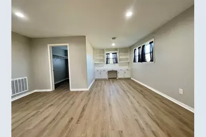 817 N Valderas Street, Angleton, TX 77515 - Photo 4