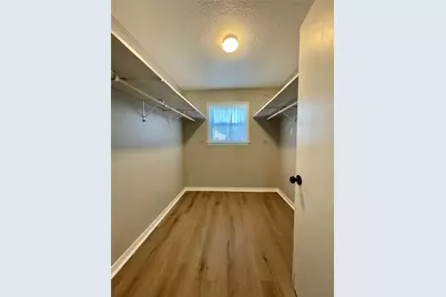 817 N Valderas Street, Angleton, TX 77515 - Photo 6