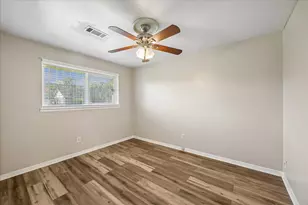 8403 Meadowshire St, Houston, TX 77037 - Photo 10