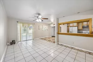 8403 Meadowshire St, Houston, TX 77037 - Photo 6
