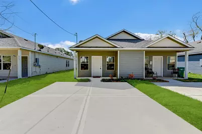 407 E Avenue G, Conroe, TX 77301 - Photo 1