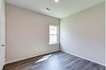 407 E Avenue G, Conroe, TX 77301 - Photo 8