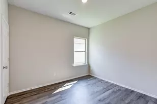 407 E Avenue G, Conroe, TX 77301 - Photo 8
