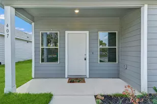 407 E Avenue G, Conroe, TX 77301 - Photo 2