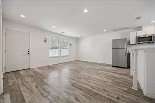 2610 Cochran St, Houston, TX 77009 - Photo 8