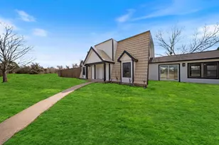 5202 McKnight Rd, Pearland, TX 77584 - Photo 2