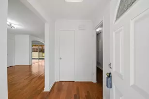 10910 Corona Ln, Houston, TX 77072 - Photo 4