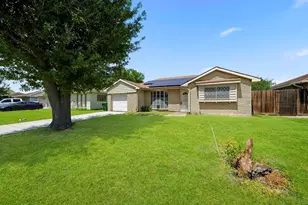10910 Corona Ln, Houston, TX 77072 - Photo 2