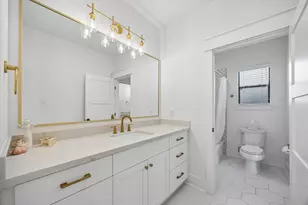 1803 Cheshire Ln, Houston, TX 77018 - Photo 32