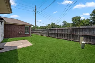 1914 Eastwood Lake Ct, Kingwood, TX 77339 - Photo 30