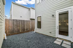 3520 Harvest Dance Dr, Houston, TX 77008 - Photo 8