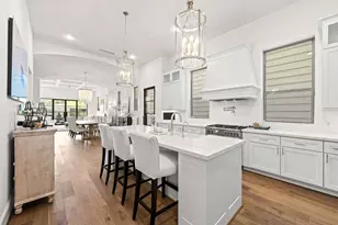 110 E 26th St, Houston, TX 77008 - Photo 8