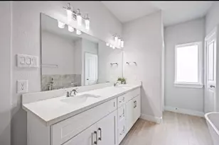 4614 Redbud St, Houston, TX 77051 - Photo 2