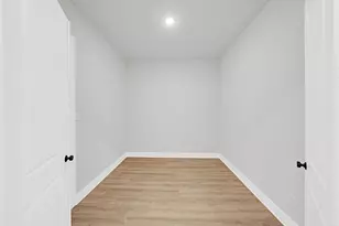 4614 Redbud St, Houston, TX 77051 - Photo 6