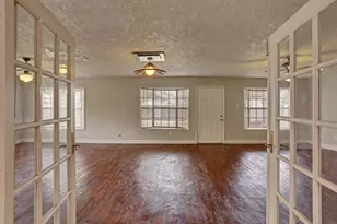 6131 Tiffany Dr, Houston, TX 77085 - Photo 6