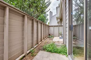 6701 Sands Point Dr, Houston, TX 77074 - Photo 10