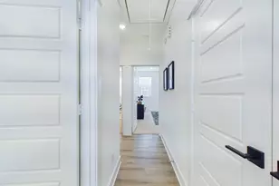 8317 Springwood Cyn Ln, Houston, TX 77055 - Photo 18