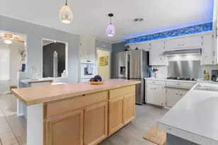 208 Lindsey Ave, Bay City, TX 77414 - Photo 8