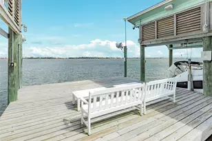 9680 Airways Ln, Galveston, TX 77554 - Photo 16