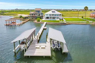 9680 Airways Lane, Galveston, TX 77554 - Photo 2