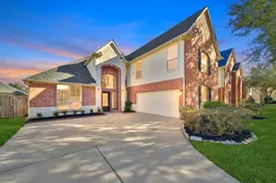 3615 Emerald Bay Ln, Sugar Land, TX 77498 - Photo 2