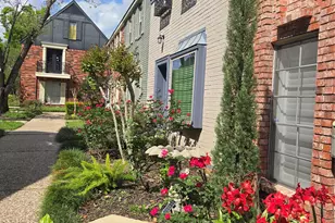 11515 Burdine St, Houston, TX 77035 - Photo 2