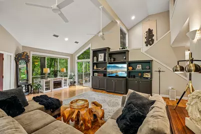 34 Highbush Court, The Woodlands, TX 77381 - Photo 4