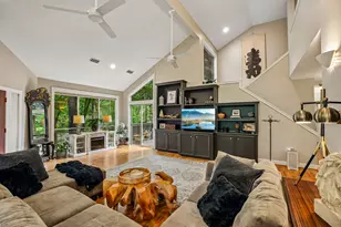 34 Highbush Ct, The Woodlands, TX 77381 - Photo 4