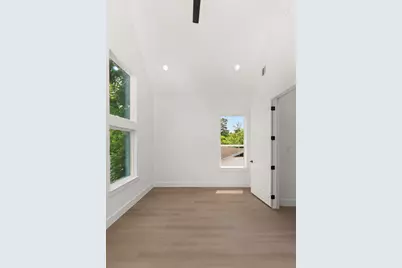 7210 Weyburn Street, Houston, TX 77028 - Photo 8