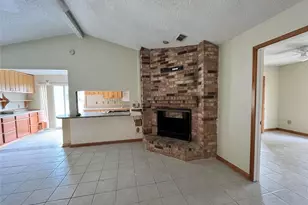 5104 39th St, Dickinson, TX 77539 - Photo 2