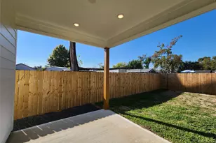 7817 Beckley St, Houston, TX 77088 - Photo 16