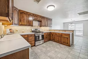 3613 Lazy Spring Dr, Houston, TX 77080 - Photo 6