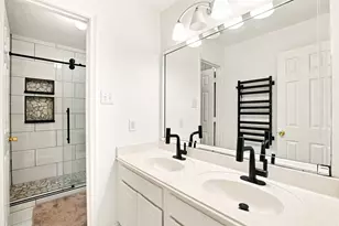 15214 Walden Park Ct, Houston, TX 77049 - Photo 36