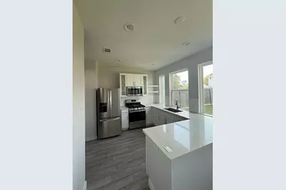 4923 Higgins St Street, Houston, TX 77033 - Photo 2