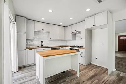 1723 Linfield Way, Houston, TX 77058 - Photo 6