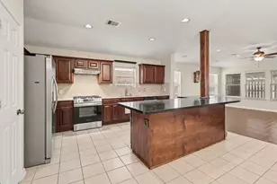 674 Fountain View Ln, League City, TX 77573 - Photo 8