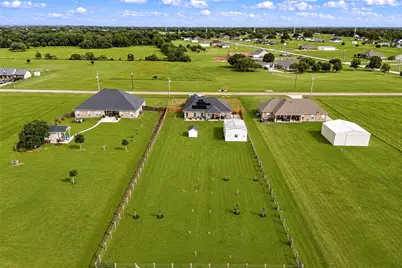 1131 Appaloosa Circle, Angleton, TX 77515 - Photo 2