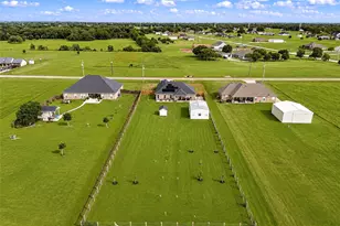 1131 Appaloosa Cir, Angleton, TX 77515 - Photo 2