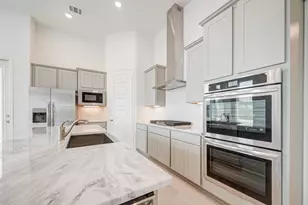 3007 Golden Isle Dr, Texas City, TX 77568 - Photo 12