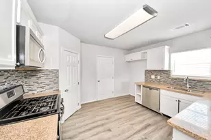 7504 Elm St, Houston, TX 77023 - Photo 14