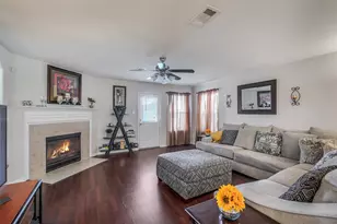 1015 Honeysuckle Vine Dr, Rosenberg, TX 77469 - Photo 6